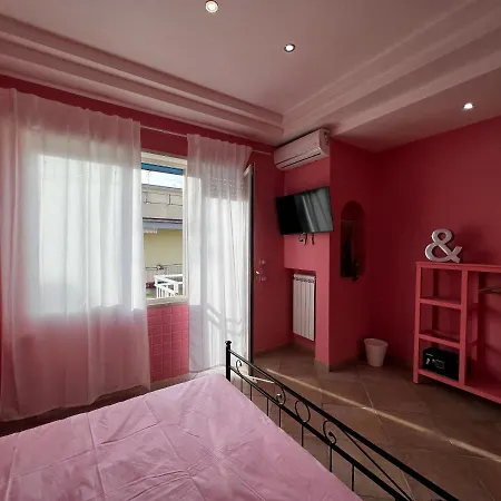 Raroom Colors Bed & Breakfast
